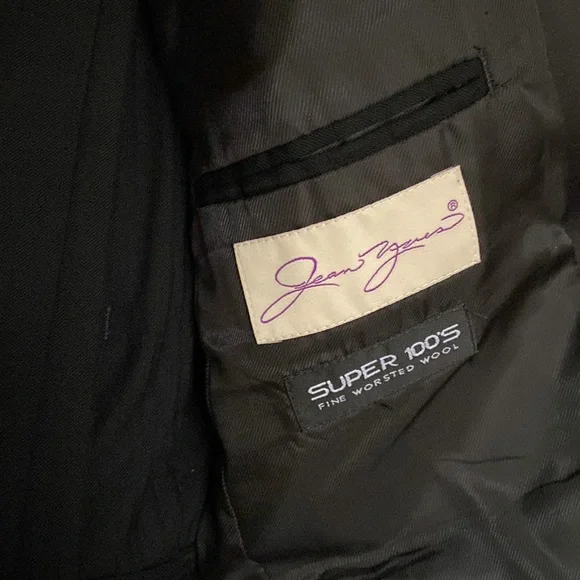 35S Jean Yves Parisian 2BTN Tuxedo with matching 27-28-29 pleated pants